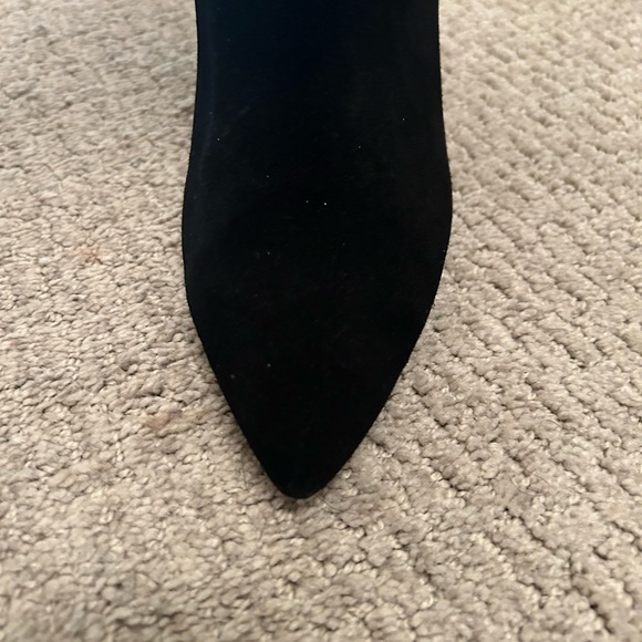 Women's size 9 black suede knee high boots. Worn once like new - Picture 5 of 9